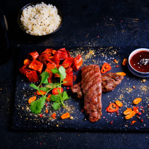 Вырезка Ягненка с ореховым соусом Фуджо и рисом